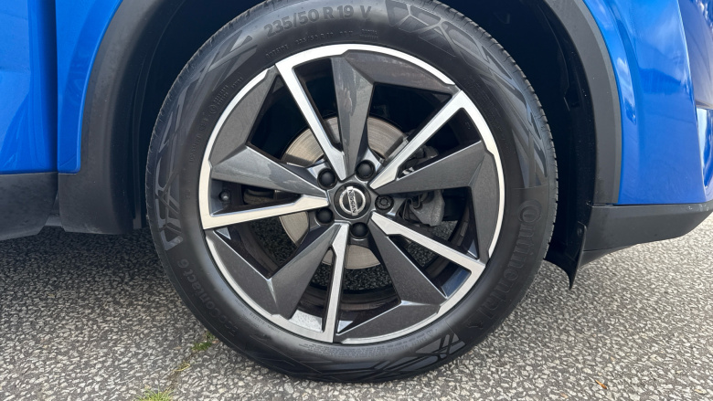 Nissan Qashqai 1.3 DiG-T MH Tekna 5dr Petrol Hatchback